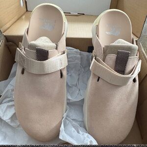 Sorel VIIBE Nova Sand Clogs